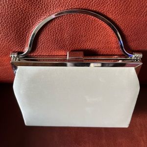 An evening purse. Never used.